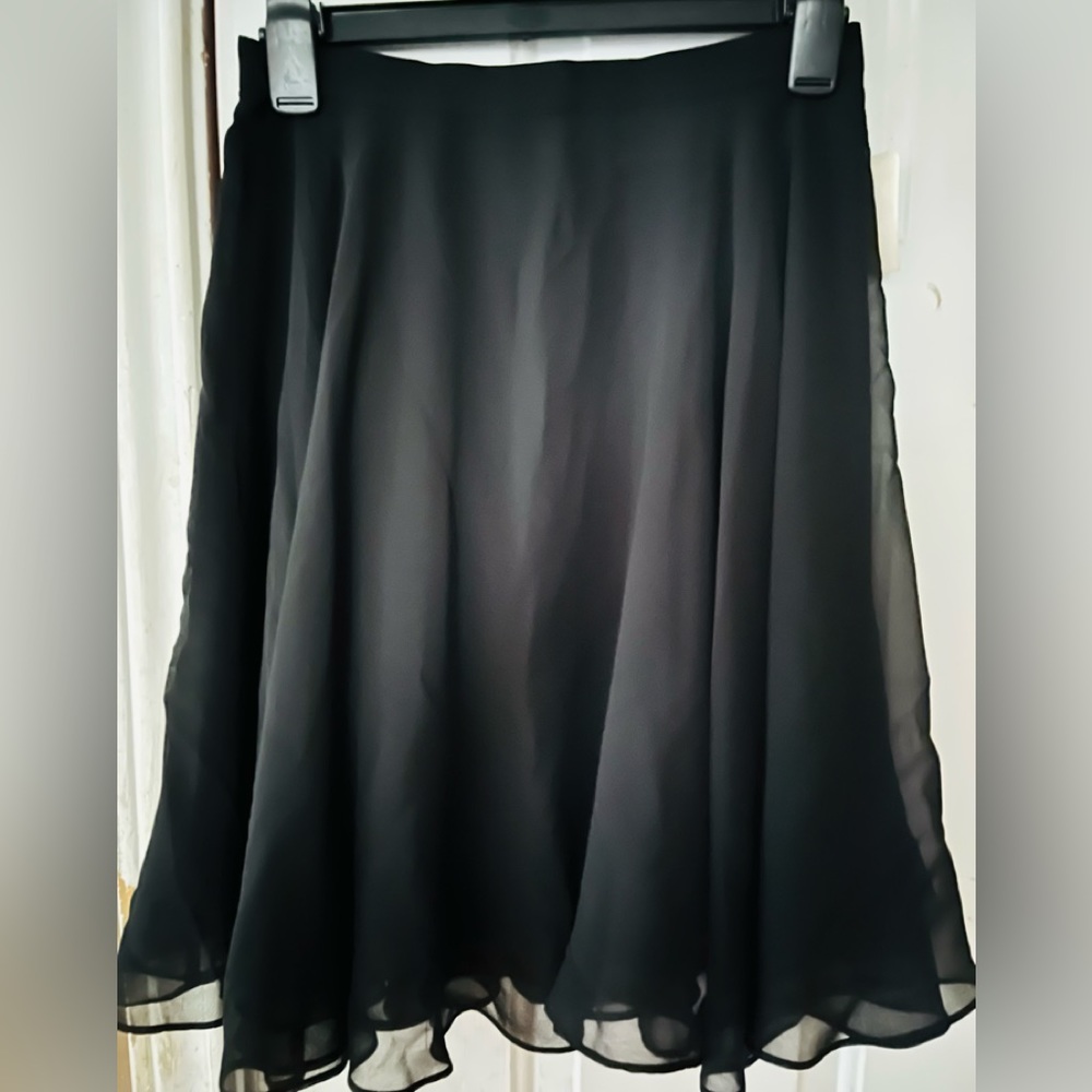 NWT Adrianna Papell  black chiffon skirt size 8 misses